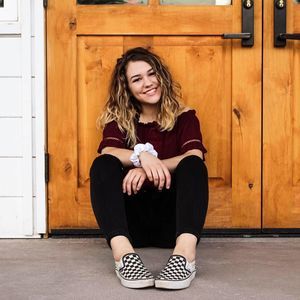 Meet your Posher, Kayla